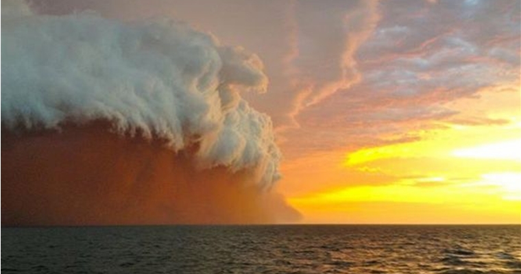 Australian Sand Storm 2013 - Cyclone Narelle