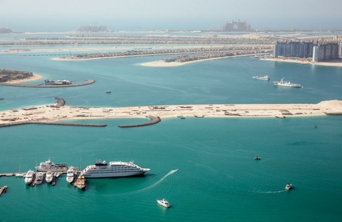 Russian Pyramid Guys Hit Dubai - Artificial Archipelago