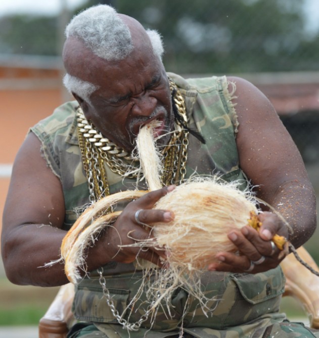 Andres Gardin - Panama - Mr T - The Coconut Puller