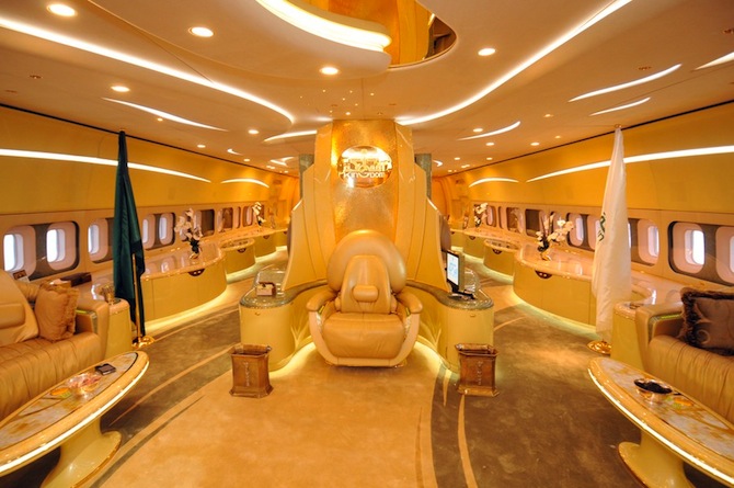 GOLD BOEING