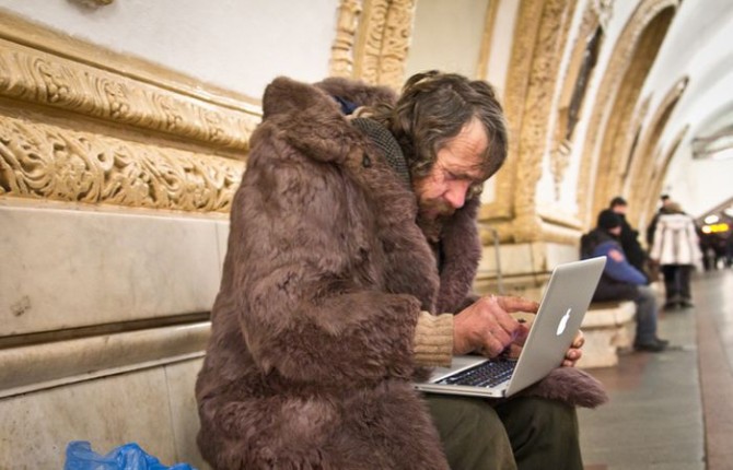 Awesome Phots From Russia With Love - Apple Tramp