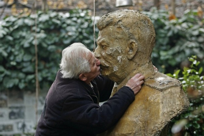 Awesome Phots From Russia With Love - Lenin Love