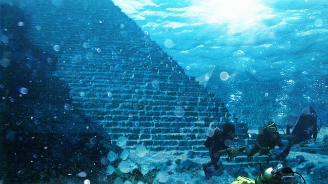 Underwater pyramid 1