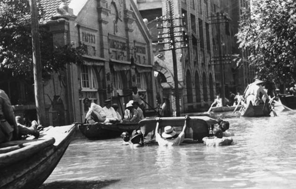 1931 China Floods - China Streets