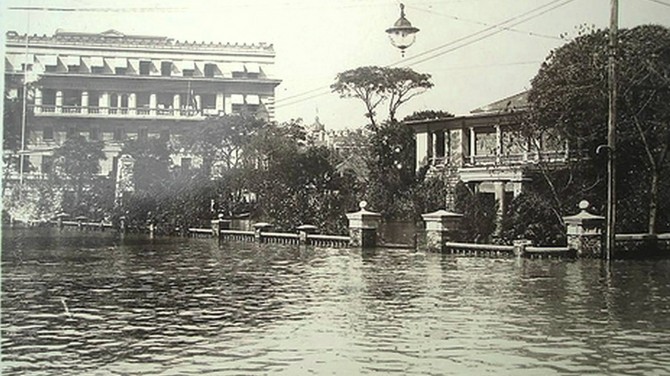 1931 China Floods - Street Photo
