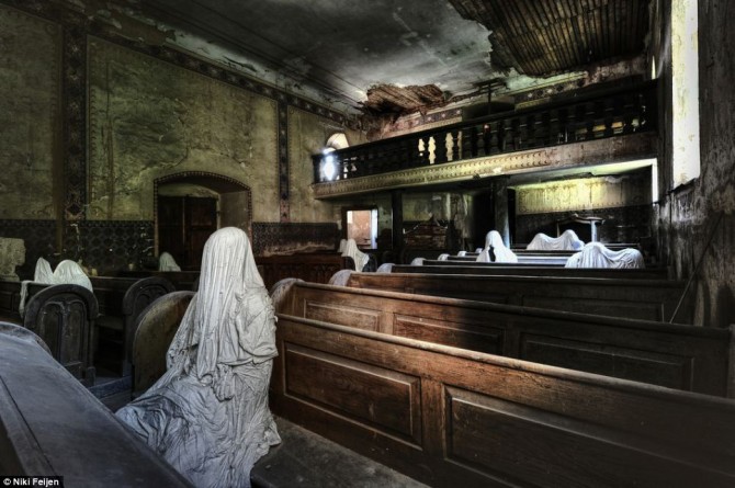 Niki Feijen - UrBex - Abandoned Buildings - Church Pew And Ghosts