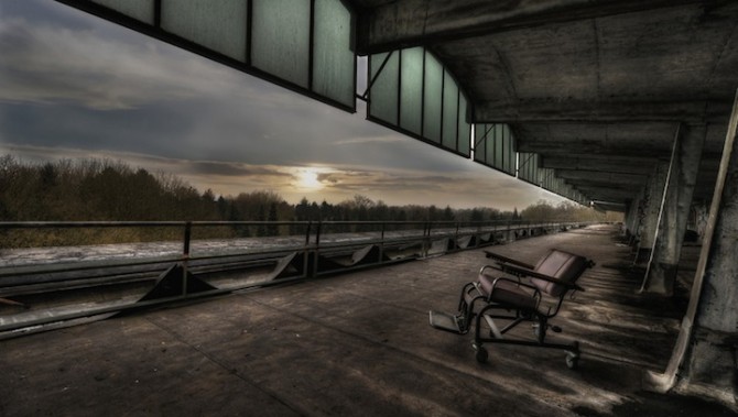 Niki Feijen - UrBex - Abandoned Buildings - Nursing Home