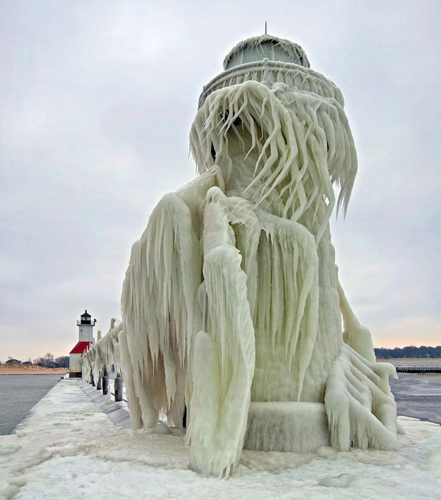 Frozen Lighthouse 3