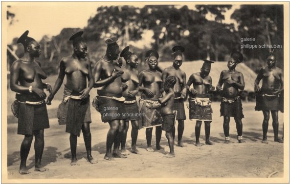 Mangbetu Tribe - Dancing Group