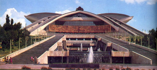 Soviet Architecture - Armenia - Karen Demirchyan Complex