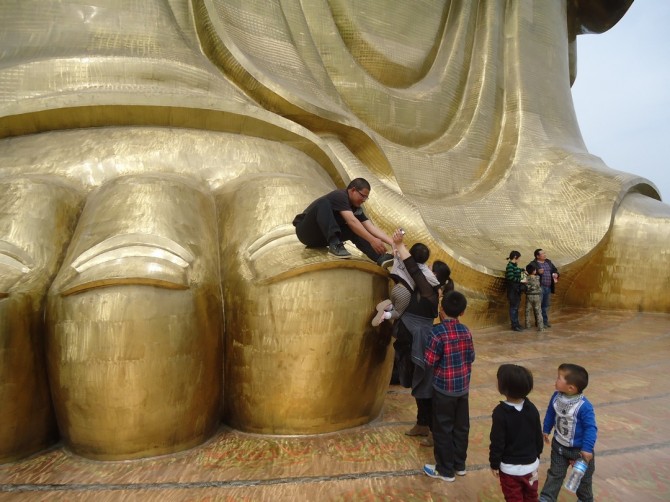 Tallest Statues In The World - Spring Temple Buddha - toes