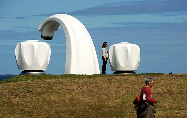 Weird Distrbing Statues - Tap - New Zealand