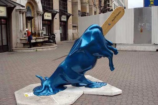Weird Disturbing Statues - Budapest Hungary - Cow Ice Lolly 2