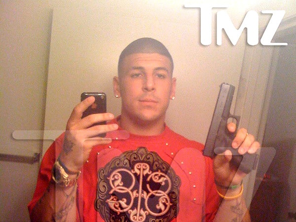 aaron hernandez selfie