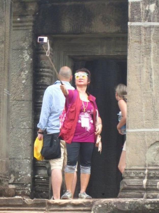 tourist selfie
