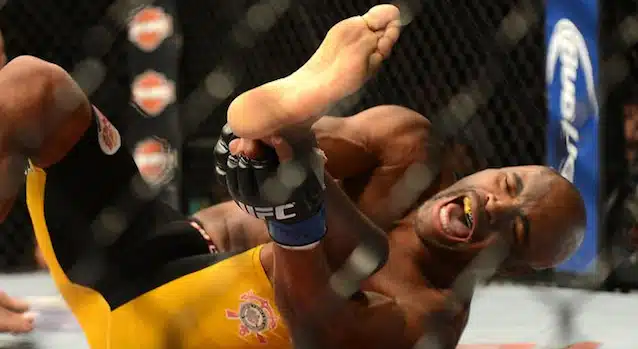 Anderson Silva Leg Break