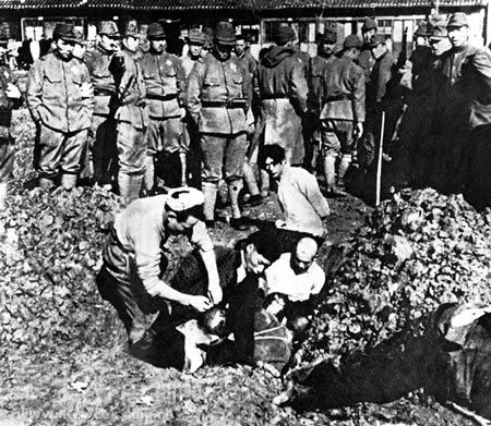 Rape of Nanking Massacre - Prisoners buried alive