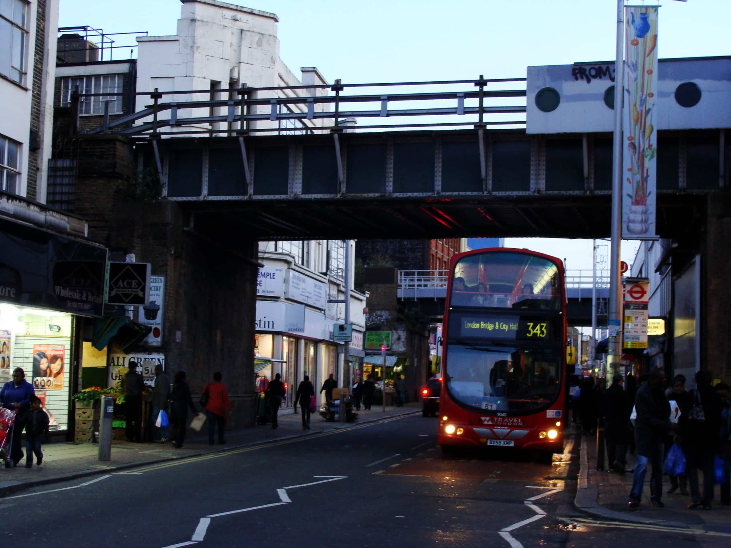 VIDEO: Peckham Locals React To Rat Infested Peckham Meat Store, African Woman Goes HAM