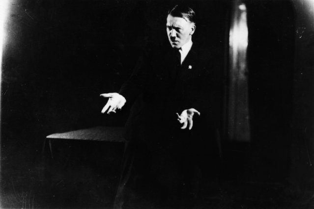 Adolf+Hitler+Posing+to+a+Recording+of+His+Own+Speeches+1925+5