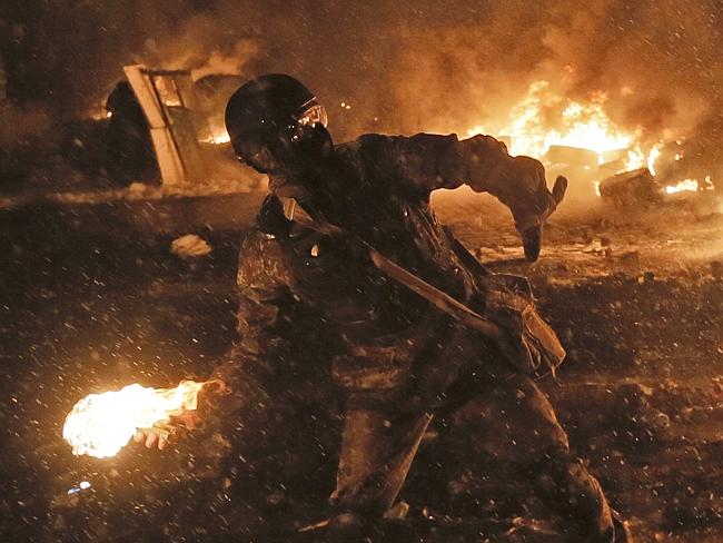 Ukraine - Riots - News - fire bomb