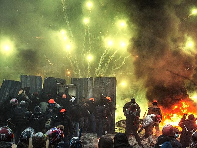 Ukraine - Riots - News - fireworks