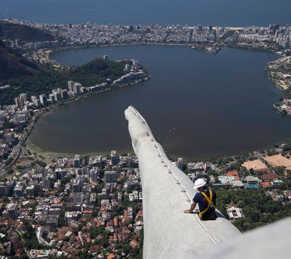 Weird News -  Jesus Finger Brazil