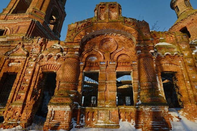 Amazing Pictures From Russia - Suzdal region abandoned churches 3