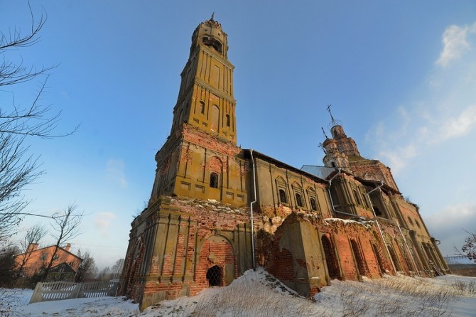 Amazing Pictures From Russia - Suzdal region abandoned churches 4