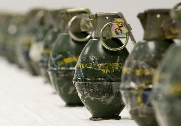 Darwin Awards Best Of - Dumb Ways To Die - hang grenade pakistan