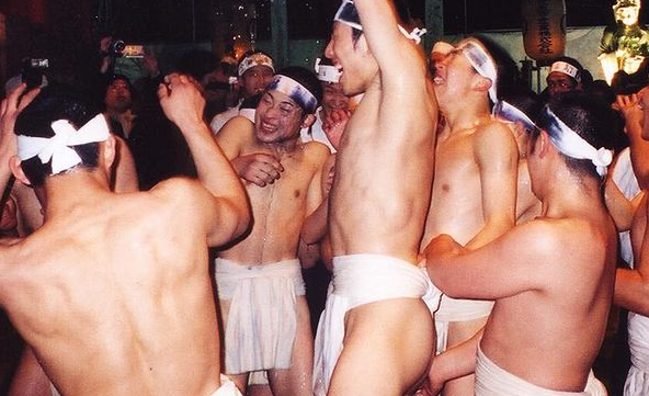 Hadaka Matsuri - Japanese Naked Festival - fight