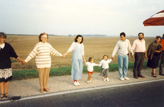 Baltic Way - Human Chain - defiance