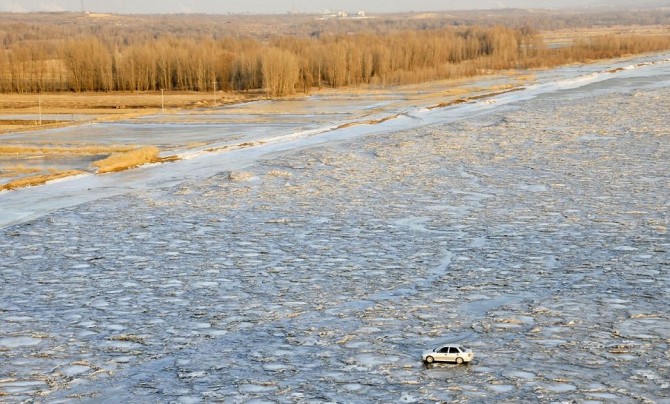 China Bomb Yellow River car idiot