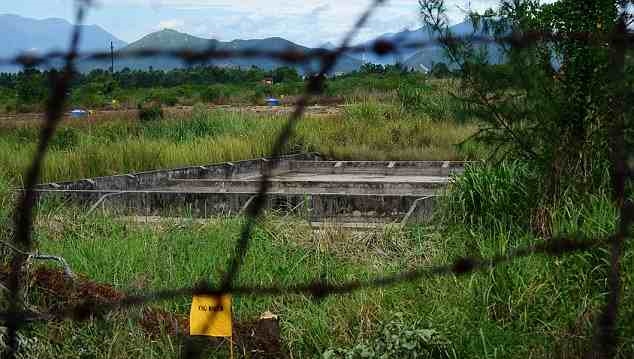 MH370 Conspiracy Malaysia Airlines - secret base