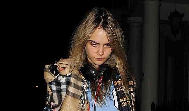 NBon-news - celebrity - Cara Delevingne  burberry