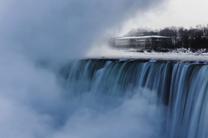 Niagara Falls Frozen - gusher