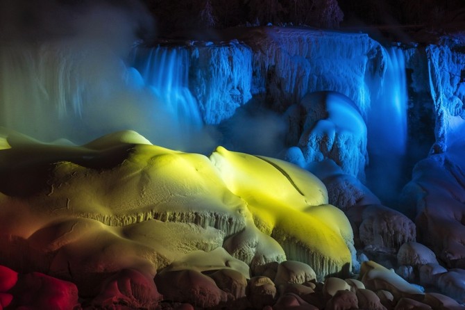 Niagara Falls Frozen - night