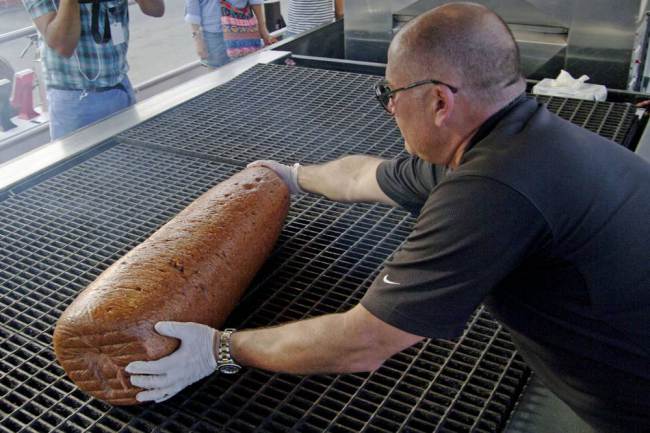 weird news week - biggest hot dog enwright