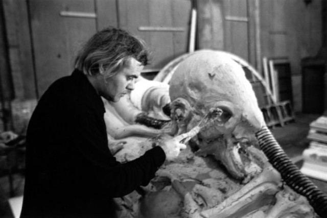 Alien Film Behind The Scenes - Model 2