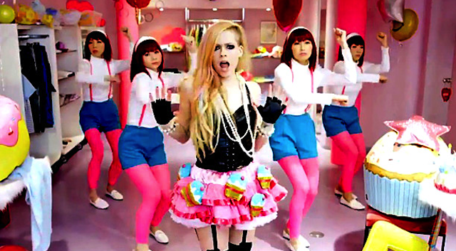 Avril Lavigne Hello Kitty