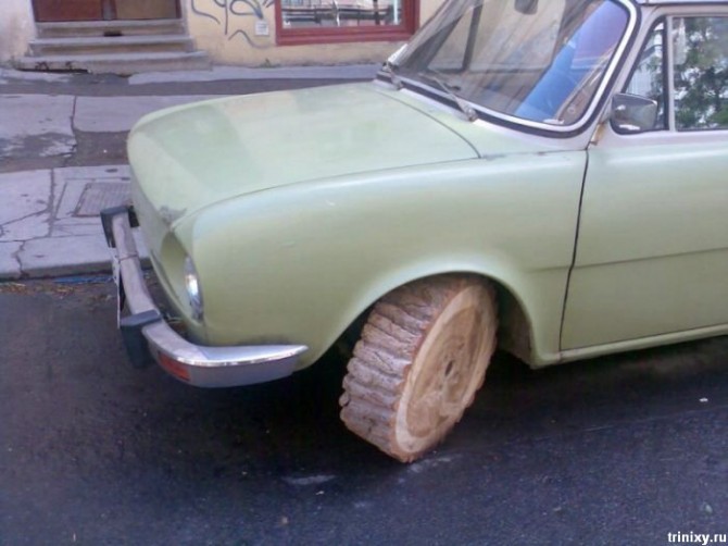 Awesome Photos From Russia - wood wheel