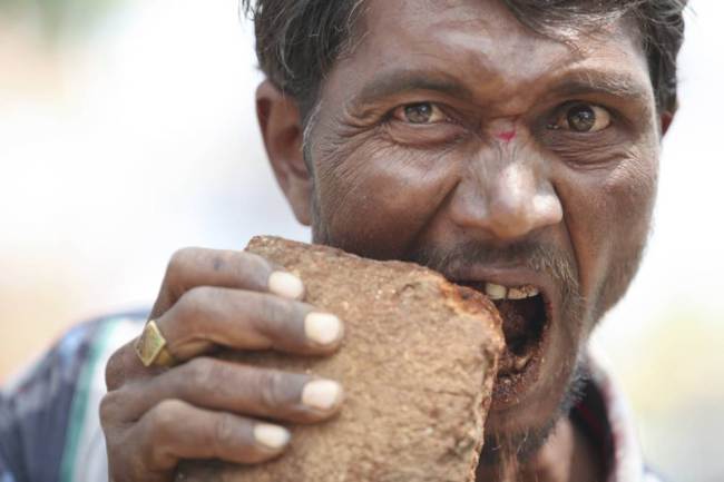 Weird Strange World News - eats bricks Pakkirappa Hunagundi