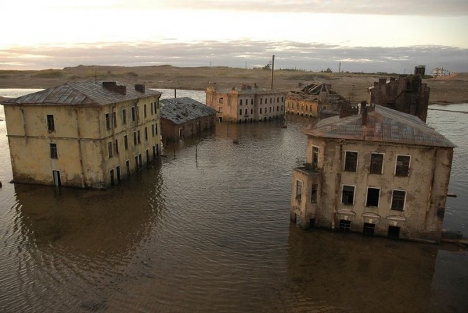 Awesome Phots Russia With Love - flooded town