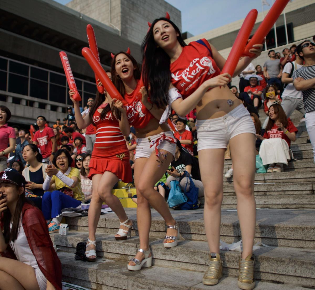 PHOTOS: The Hottest Fans At The 2014 World Cup (Slightly NSFW) – Page 3