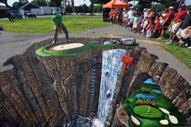 Anamorphic Art - 3D Joe and Max golf