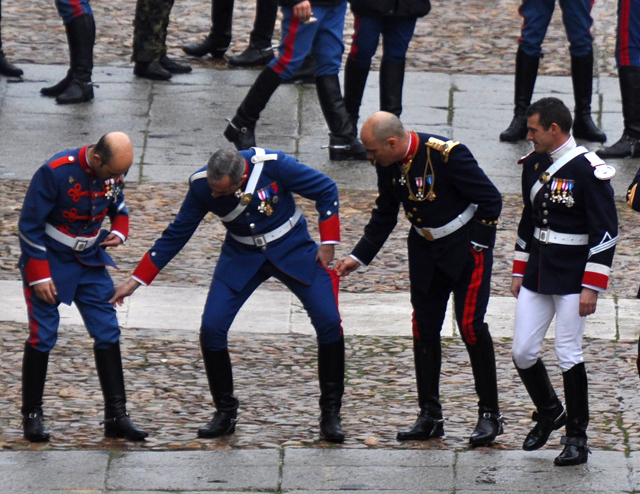 Brave Trousers Bad Pants - Army - Spanish Royal Guard