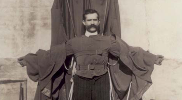 Zašto se za njih kaže "ludi naučnici"? Inventors-Death-Franz-Reichelt-parachute-21