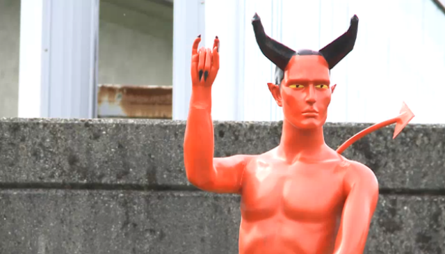 Devil-statue-erection-Vancouver