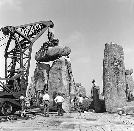 Stonehenge Built 1954 - head stone