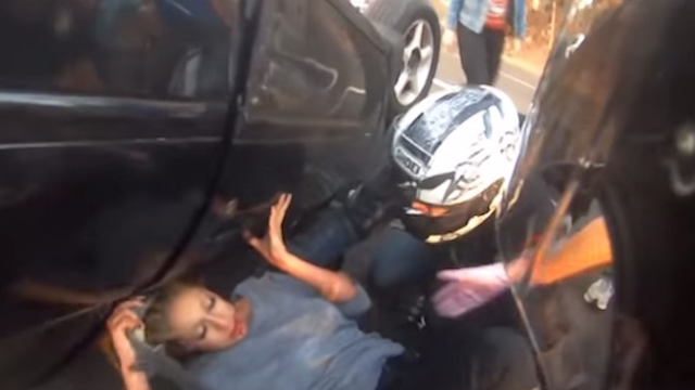 Biker Rescues Girl Flipped Car