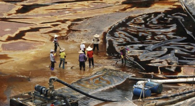 China Pollution Images - black water 2